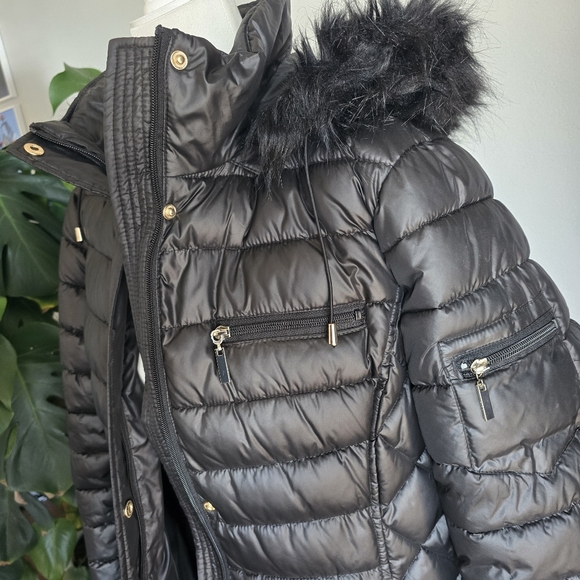 Floor Length Elegant Black Puffer Coat with Fur Trim - Picture 5 of 6